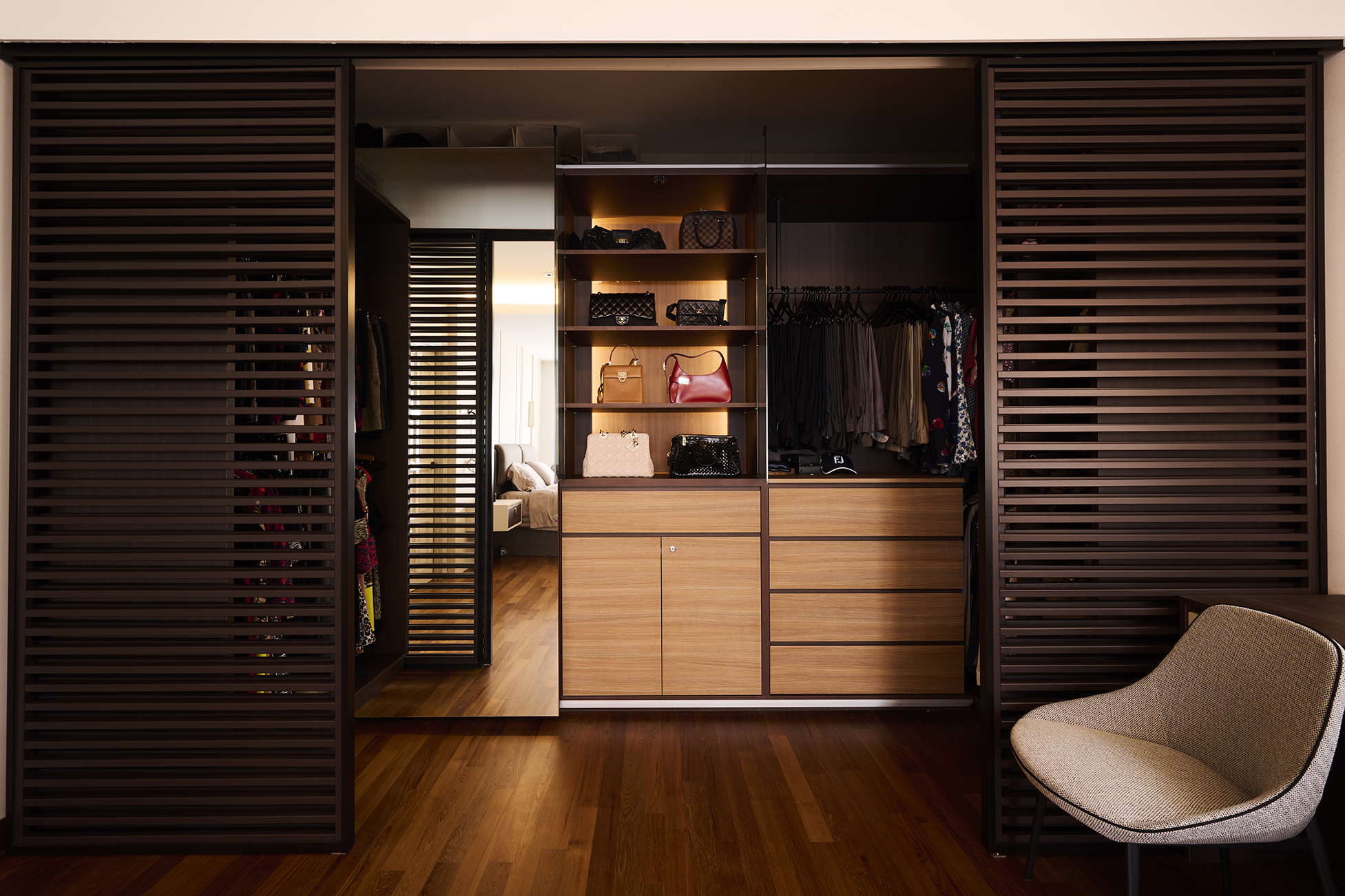 GREENLEAF_WALK-IN-CLOSET