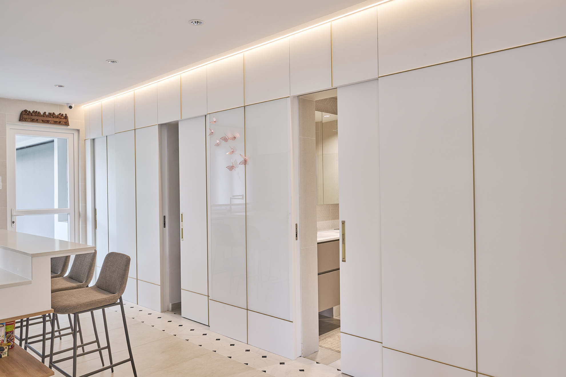 GREENLEAF_FEATURE-WALL